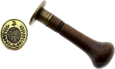 Cachet Révolutionnaire au monogramme (crica 1790) (Laiton doré, 18.55 gr, 21 mm). Superbe.

Provient de la collection du Docteur André Bernheim