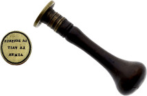 Cachet Révolutionnaire, Sa Douseur la fait aimer (crica 1790) (Laiton doré, 9.54 gr, 15 mm). Superbe.

Provient de la collection du Docteur André Bern...
