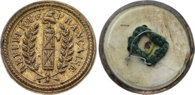 Bouton révolutionnaire, République Française (circa 1789) (Cuivre, 4.00 gr, 27 mm). Superbe.

Provient de la collection du Docteur André Bernheim