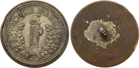 Bouton révolutionnaire, République Française (circa 1789) (Cuivre, 28 mm). Très beau.

Provient de la collection du Docteur André Bernheim