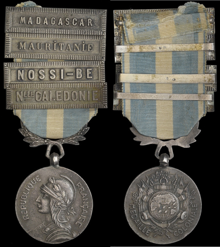 Médaille Coloniale, unsigned unofficial type, rim uunmarked, in silver, 4 clasps...