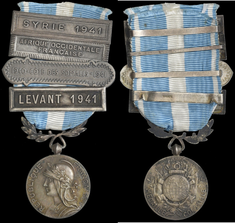 Médaille Coloniale, unsigned small size unofficial type, rim unmarked, 4 clasps,...