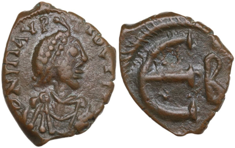 Maurice Tiberius (582-602). AE Pentanummium. Constantinople mint. Obv. Diademed,...
