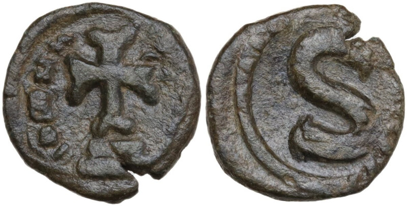 Heraclius (610-641). AE 6 Nummi. Alexandria mint. Struck 613-618 AD. Obv. Cross ...