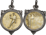 Medaglia premio gara bocce, con montatura e appiccagnolo. Periodo fascista. AR dorato/AR. 30.00 mm. SPL.