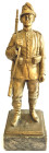 1. Weltkrieg: Feldmarschmäßig ausgerüsteter Schütze mit geschultertem Gewehr, massiver Metallguss bronziert. Auf der Plinthe rückseitig sign. "Hans Le...