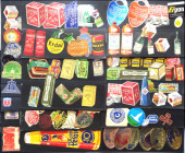 Werbevignetten für Firmen, Produkte und Veranstaltungen. Einige Steckkarten mit teils alten und ausgefallenen Werbemarken von etwa 1900-1999 und drei ...