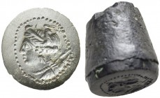 Coin d’avers pour une Drachme d’argent 130-121 BC. BR. 51.68 g. Très bien conservé
Rares sont les matrices monétaires antiques à avoir traversé les s...