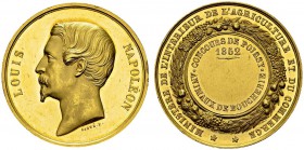 Medaille en or 1852 par Caqué. 37 mm. Concours de Poissy, animaux de boucherie. Av. LOUIS NAPOLEON. Tête nue à gauche. Rv. MINISTERE DE L'INTERIEUR DE...