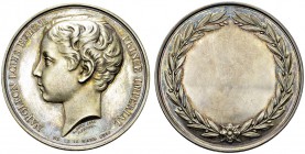 Médaille en argent 1863 par Antoine Bovy. 46 mm. Napoléon Louis Eugène, prince impérial. AR. 49.46 g. SUP
Poinçon "abeille" et ARGENT. Dans son écrin...