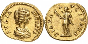 EMPIRE ROMAIN
Julia Domna, femme de Septime Sévère (193-217). Aureus 196-211, Rome.
Av. Buste drapé et coiffé à droite. Rv. Diane debout à gauche.
...