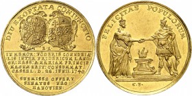 ALLEMAGNE
Hesse Cassel, Frédéric I (1730-1751). Médaille en or célébrant le mariage de Frédéric II avec Marie d’Angleterre, par Krull.
Av. Deux écus...