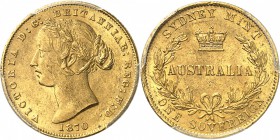 AUSTRALIE
Victoria (1837-1901). Souverain 1870, Sydney.
Av. Tête laurée à gauche. Rv. Australia dans une couronne surmonté de la couronne impériale....