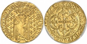 FRANCE
Charles VII (1422-1461). Royal d’or, Bourges.
Av. Le roi debout de face, couronné, vêtu d’une robe et d’un manteau fleurdelisé, tenant deux s...