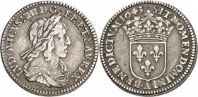 FRANCE
Louis XIII (1610-1643). 1/12 d’écu 1643, piéfort en argent, tranche inscrite « LVDOVICO XIII MONETA RESTITVTORI ».
Av. Buste drapé et lauré à...