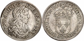 FRANCE
Louis XIV (1643-1715). 1/2 écu type de Bourges 1658, Bourges.
Av. Buste drapé et lauré à droite. Rv. Écu de France couronné. 
Dup. 1482. 13....