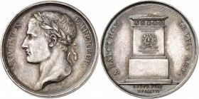 FRANCE
Premier Empire (1804-1814). Médaille en argent 1815, célébrant le débarquement de Napoléon Ier au Golfe Juan par Denon et Droz.
Av. Buste lau...