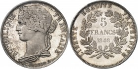 FRANCE
II° République (1848-1852). 5 francs 1848, concours de Desboeufs, essai en argent, tranche en relief.
Av. Tête laurée à gauche. Rv. Valeur da...