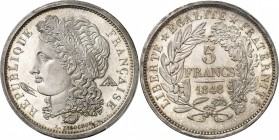 FRANCE
II° République (1848-1852). 5 francs 1848, concours de Farochon, essai en argent, tranche en relief.
Av. Tête laurée à gauche. Rv. Valeur dan...
