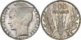 FRANCE
III° République (1870-1940). 100 francs Bazor 1929, essai en cuivre argenté.
Av. Tête de Marianne avec casque ailé à gauche. Rv. Epi de blé s...