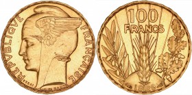 FRANCE
III° République (1870-1940). 100 francs or Bazor 1929, essai en or.
Av. Tête de Marianne avec casque ailé à gauche. Rv. Epi de blé sous la va...