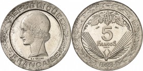 FRANCE
III° République (1870-1940). 5 francs 1933, concours de Vezien, nickel.
Av. Tête de Marianne à gauche coiffée d’un bonnet phrygien. Rv. Valeu...
