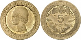 FRANCE
III° République (1870-1940). 5 francs 1933, concours de Vezien, bronze.
Av. Tête de Marianne à gauche coiffée d’un bonnet phrygien. Rv. Valeu...