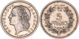FRANCE
III° République (1870-1940). 5 francs 1934, essai en nickel.
Av. Tête laurée à gauche. Rv. Valeur dans une couronne. 
GEM.141.9.
GENI SP 64...