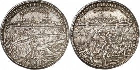 PAYS-BAS
Leiden. Médaille 1574, commémorant le siège de la ville par les espagnols le 3 octobre 1574.
Av. Les troupes espagnoles sur le camp fortifi...