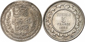 TUNISIE
Ahmed Bey (1348-1361 AH / 1929-1942). 5 francs 1934, essai au type et module du 2 francs.
Av. Inscriptions dans une couronnes. Rv. Valeur.
...