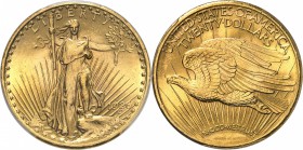 USA
20 dollars « Saint-Gaudens » 1926, San Francisco.
Av. Liberté de face brandissant un flambeau ainsi qu’une branche d’olivier. Rv. Aigle volant à...