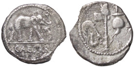 ROMANE IMPERIALI - Giulio Cesare († 44 a.C.) - Denario B. 9; Cr. 443/1 (AG g. 3,43) Metallo cristallizzato

qBB