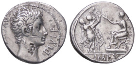 ROMANE IMPERIALI - Augusto (27 a.C.-14 d.C.) - Denario C.133; RIC 165 (AG g. 3,7) Contromarche

qBB