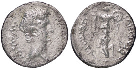 ROMANE IMPERIALI - Augusto (27 a.C.-14 d.C.) - Denario C. 403 (AG g. 3,59)

meglio di MB