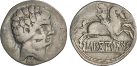 Denario. 120-30 a.C. SECOBIRICES (SAELICES, Cuenca). Anv.: Cabeza masculina a derecha, detrás creciente y tres puntos, debajo leyenda ibérica S. Rev.:...