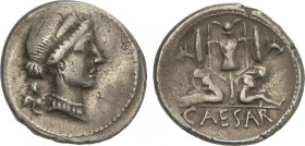 Empire
Denario. 46-45 a.C. JULIO CÉSAR. Anv.: Cabeza diademada de Venus a derecha, detrás Cupido. Rev.: Trofeo de armas Galas en medio de Galia senta...