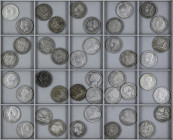 Lote 42 monedas 1 Peseta. 1869 a 1904. Algunas estrellas no visibles. A EXAMINAR. MBC- a MBC+.