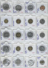 Lote 53 monedas. Siglo XX. ESTADO ESPAÑOL y JUAN CARLOS I. Todas con pequeños ERRORES de acuñación: cospel desplazado, doble segmento, troquel roto, l...