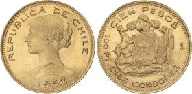 Chile
100 Pesos. 1952. 20,31 grs. AU. (Golpe de punzón en reverso). KM-175. EBC.