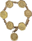 Peru
Lote 7 monedas 1/2 Libra. 1904, 1905 y 1908 (5). Peso total: 56,21 grs. AU. Engarzadas en una pulsera de oro (AU 700). Fr-74; KM-209. MBC+.