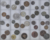 Lote 66 monedas. MONARQUIA HISPÁNICA a Estado Español. La mayoría cobres. IMPRECINDIBLE EXAMINAR. BC a MBC+.