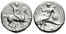 Calabria. Tarentum. Nomos. 332-302 BC. (Vlasto-594–6). (HN Italy-935). Anv.: Nude, helmeted warrior, holding two spears and preparing to throw third, ...