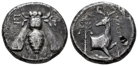 Ionia. Ephesos. Tetradrachm. 390-325 BC. Uncertain magistrate. (Pixodaros-pp. 172–206 (Unlist. obv)). Anv.: Bee. Rev.: Front of deer on the right; pal...