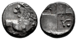 Thrace. Chersonesos. Hemidrachm. 357-320 a.C. Kardia. (Bmc-18). (Weber-2434). (McClean-4088). Anv.: Forepart of lion to right, head reverted. Rev.: Qu...