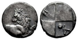 Thrace. Chersonesos. Hemidrachm. 357-320 a.C. Kardia. (Bmc-45). (McClean-4110). (Hgc-3.2,1437). Anv.: Forepart of lion to right, head reverted. Rev.: ...