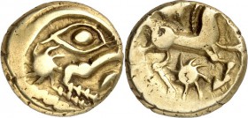 GALLIEN. 
BELLOVACI (um Beauvais). 
anonym. Goldstater ca. 60-25 v.Chr. 5,77g. Stilisierter Kopf mit mächtiger Nasenlinie n.r. / Pferd nr. r. zwisch...