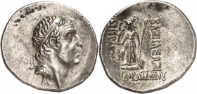 KAPPADOKIEN. 
KÖNIGREICH. 
Ariobarzanes I. Philorhomaios 96-63 v. Chr. Drachme ("13"= 83/82 v.Chr.) 4,34g. Kopf mit Diadem n.r. / BASILEWS - ARIOBAR...