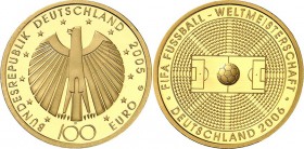 BUNDESREPUBLIK. 
GEDENKMÜNZEN in GOLD. 
100 Euro 2006&nbsp;G Fussball-WM 2006. J.&nbsp; 516. . 

im Etui, St