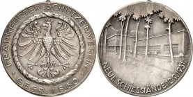 DEUTSCHE STÄDTE. 
SCHÜTZEN - DEUTSCHLAND. 
FRANKFURT am Main. Medaille 1931 (sign.D) a.d.neuen Schiessstände. Stadtadler im Lorbeerkranz/ Schiessstä...
