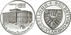 DEUTSCHE STÄDTE. 
UNIVERSITÄTEN u. benannte HOCHSCHULEN (intern.). 
KIEL. "Umschlagsthaler" 1975 (o. Sign.) Hzg. Christian Albrecht 1659- 1694, Grün...